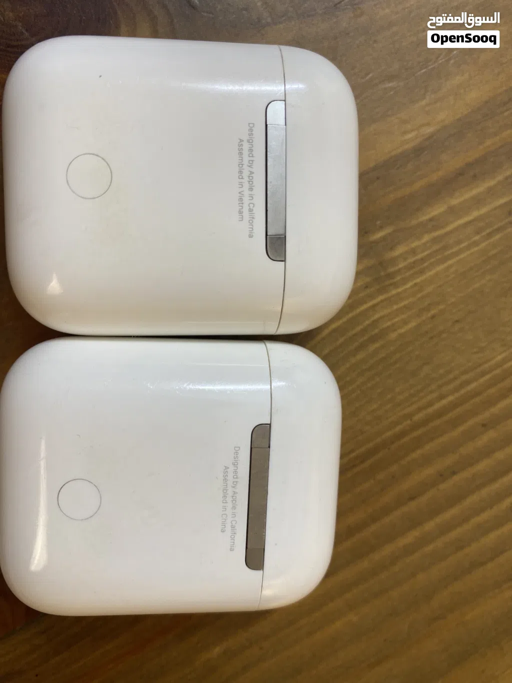 للبيع علب شحن سماعات AirPods