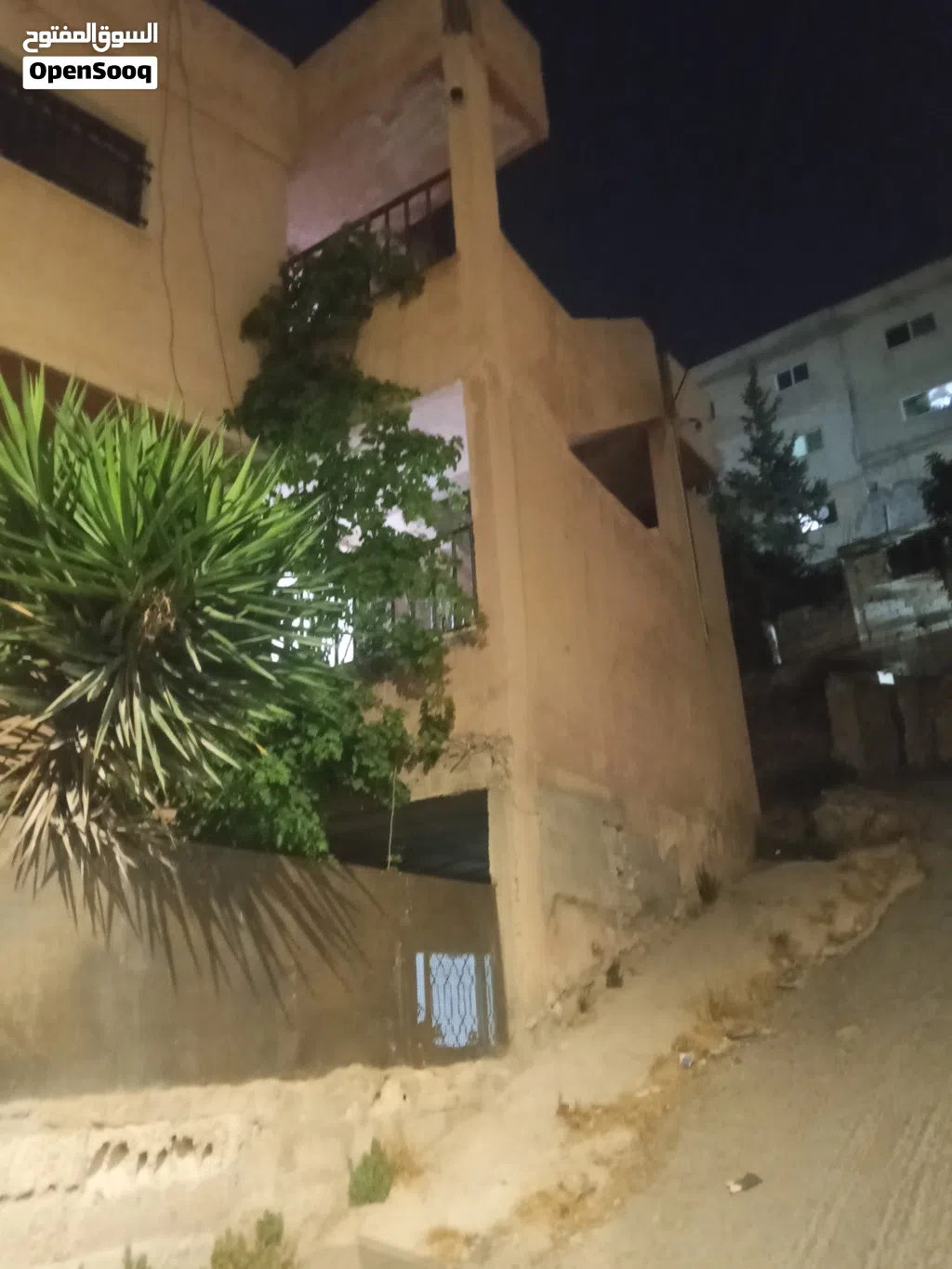 عمارة ثلاث طوابق للبيع