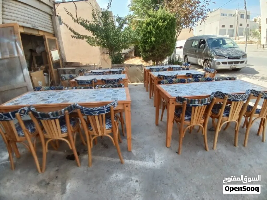 كراسي وطاولات مطاعم وللحدائق ومقهى ومطبخ وكافيهات وبنشات كراسي قهوة حسب الطلب