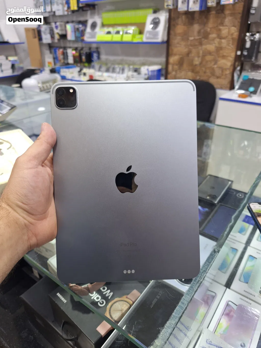 I pad pro 11 inch 4th generation M2 بسعر مميز
