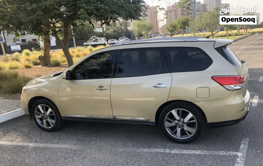 نيسان باثفايندر SL