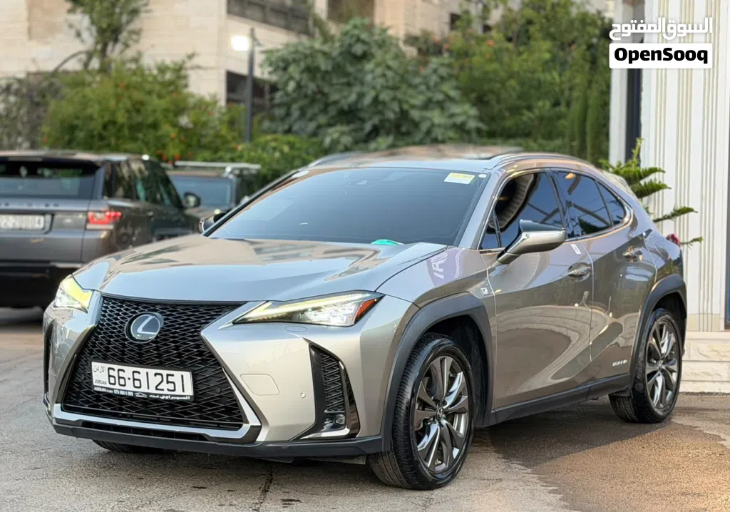 لكزس UX UX 300h F Sport Handling