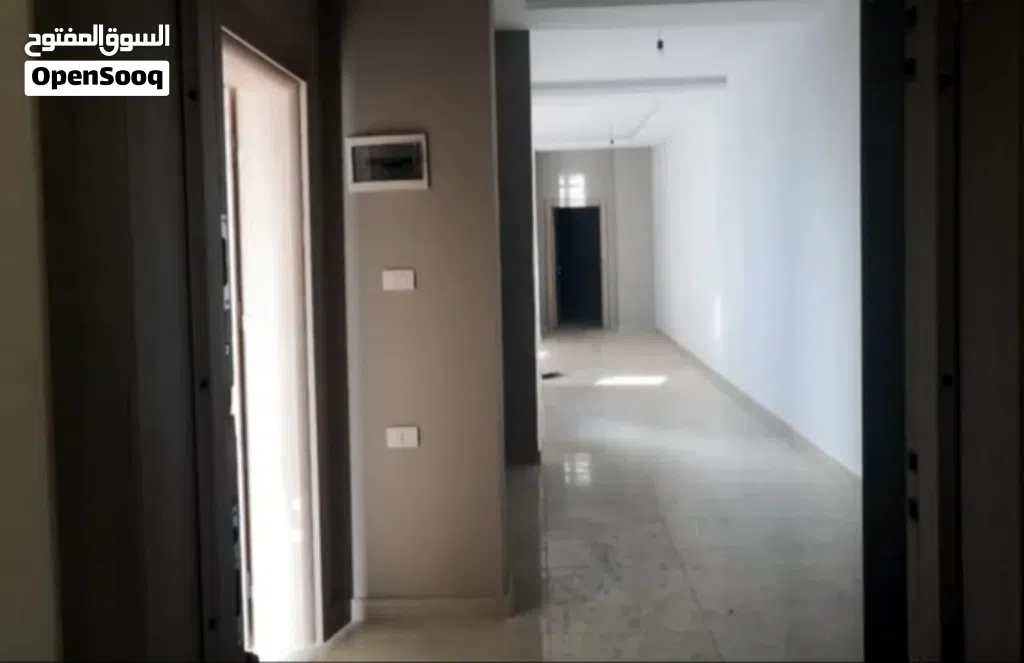 شقة الايجار السكني دور التاني باب خاص في حي دمشق جهة قصور الضيافة