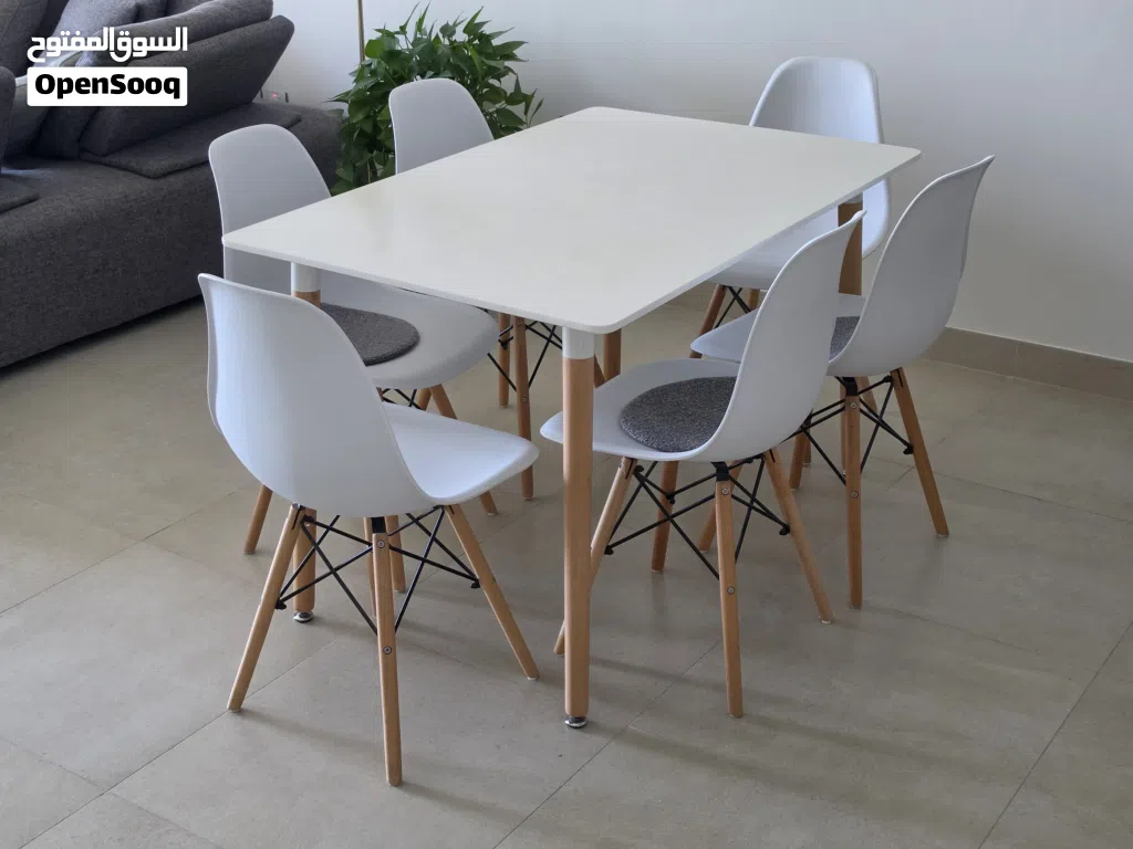 6 seater Dining table