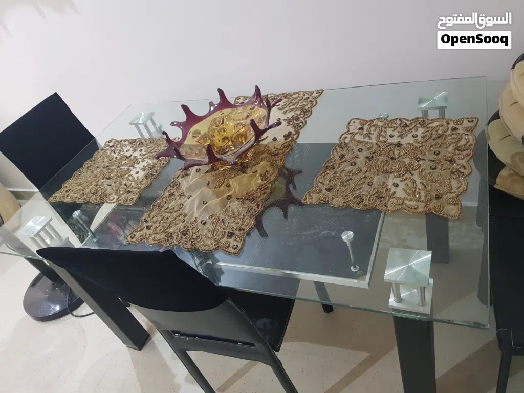طاولة سفرة انيقة ونظيفة للبيع