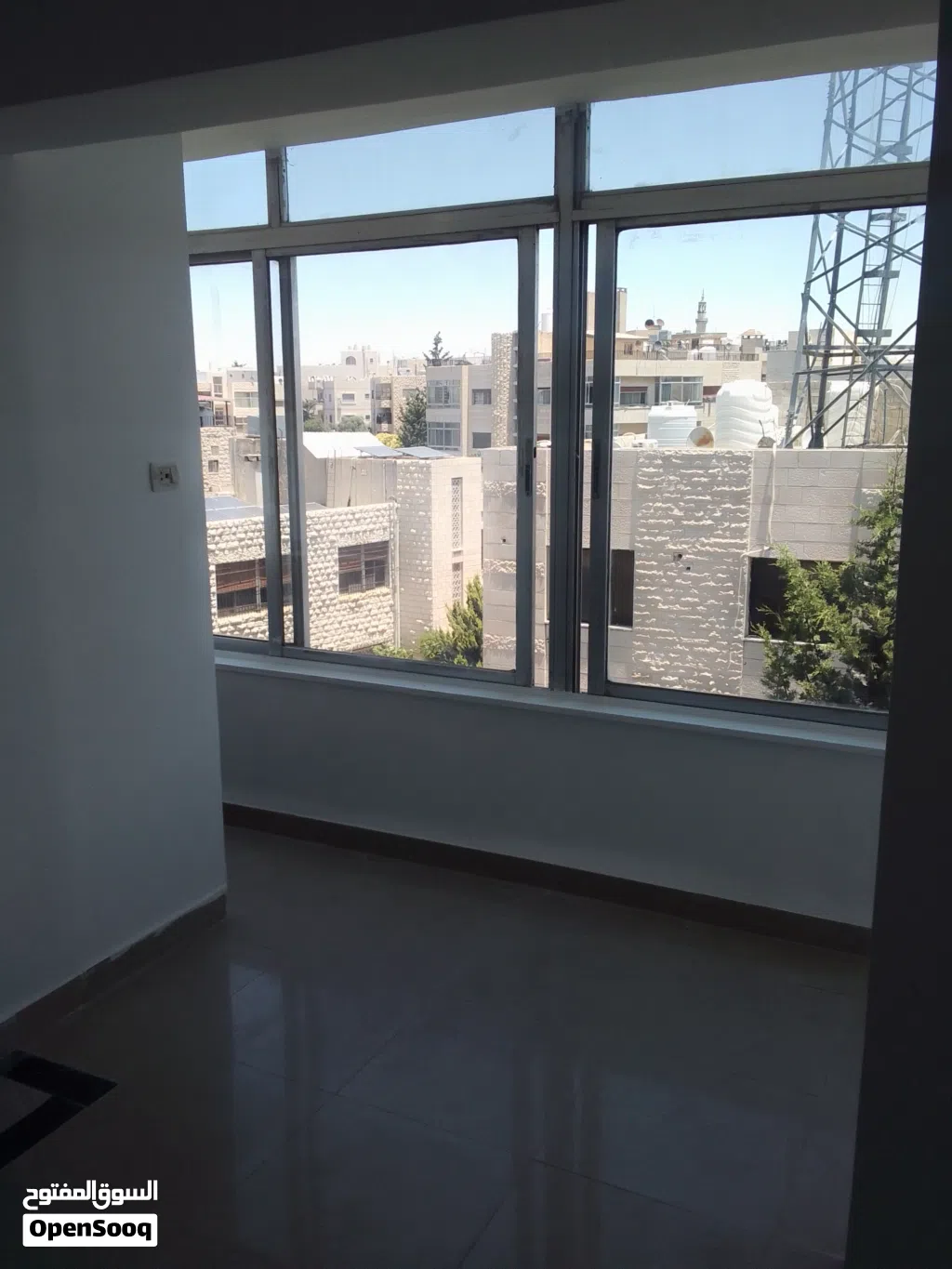 مكاتب للايجار بأحجام مختلفة