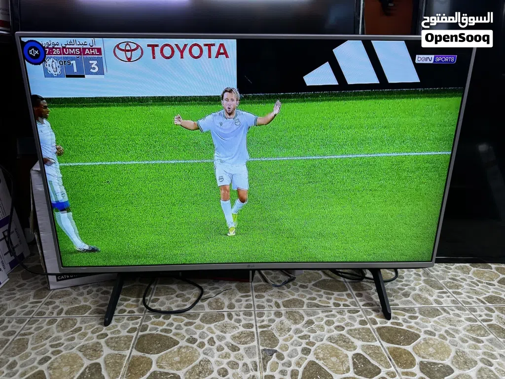LG tv 49 inch LED very good