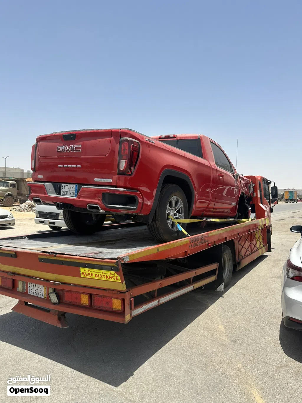 سطحه قريب منك