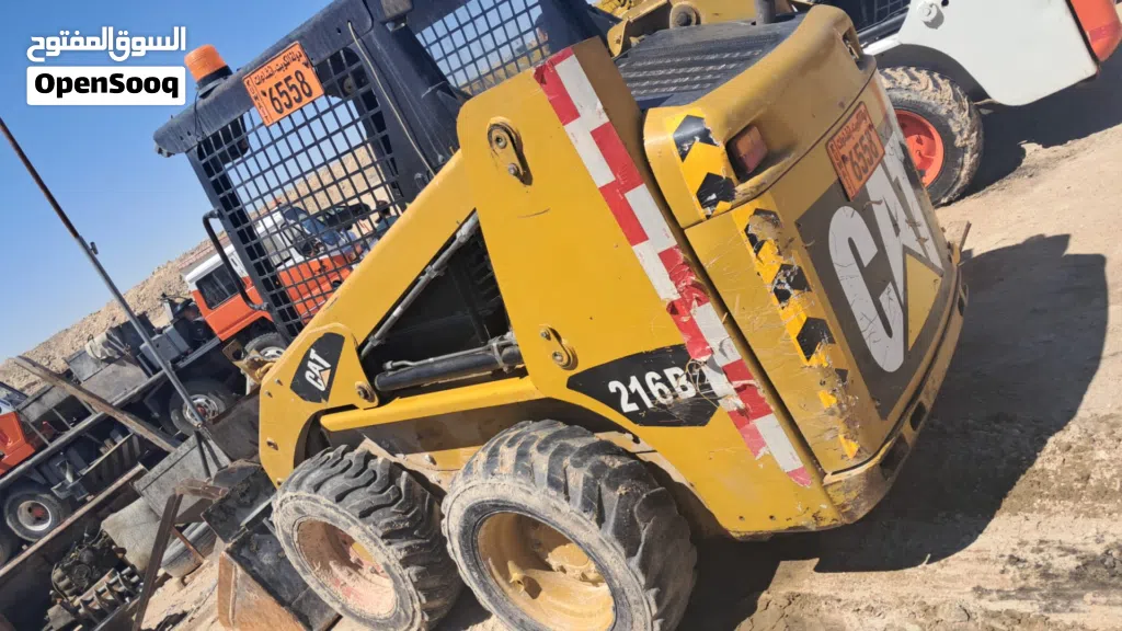 bobcat caterpillar used candishian but exilint
