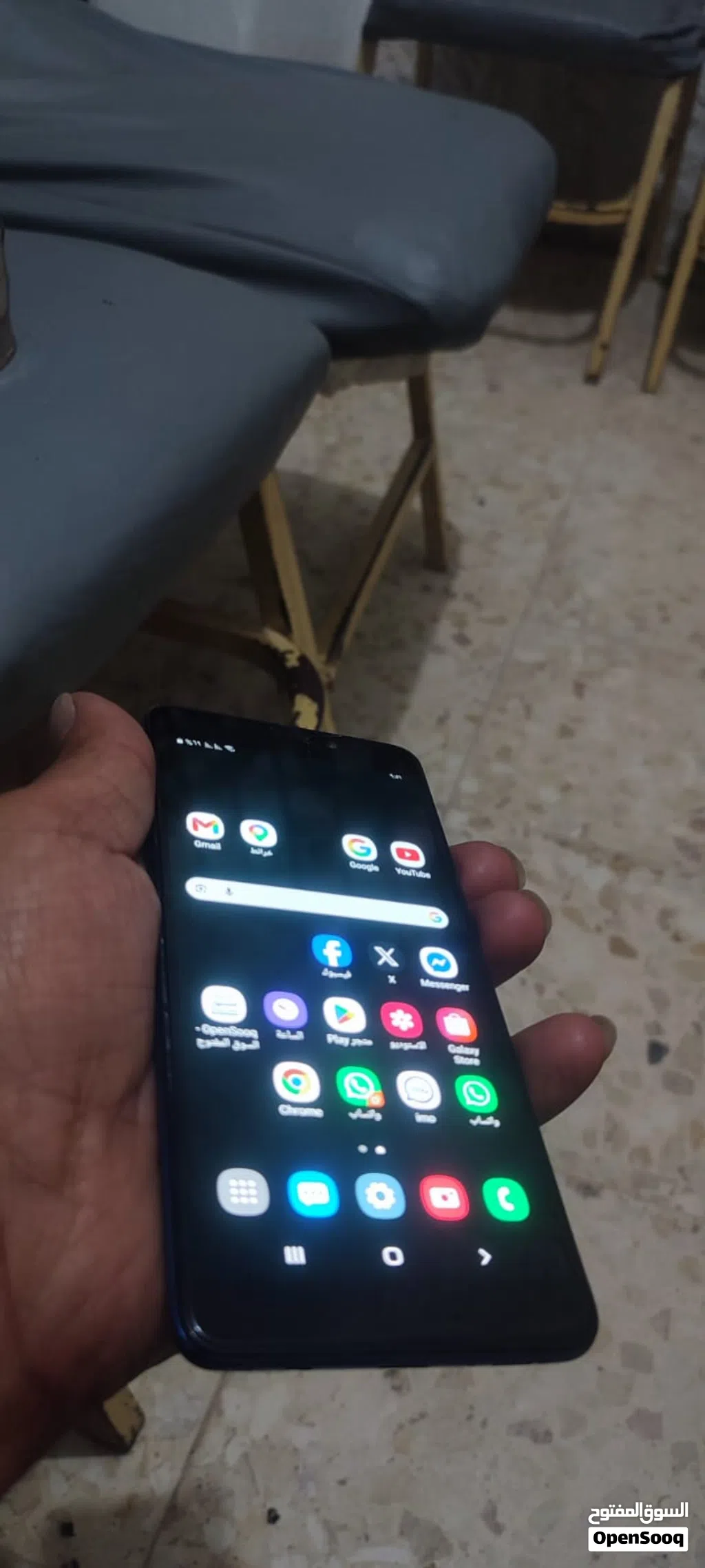 تليفون سامسونج A9 2018 يوجد شعور في الشاشه الخارجيه شوف الصور