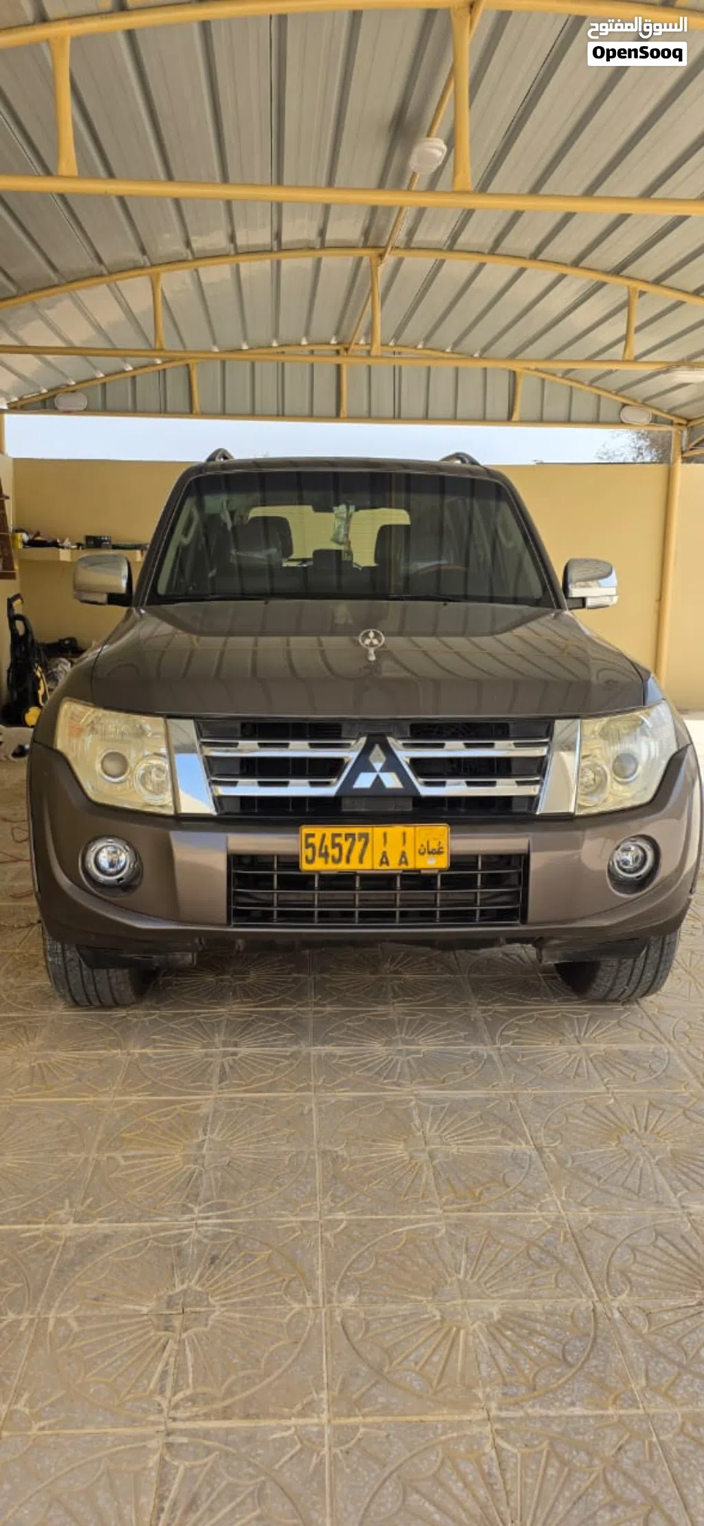 ميتسوبيشي باجيرو GLS