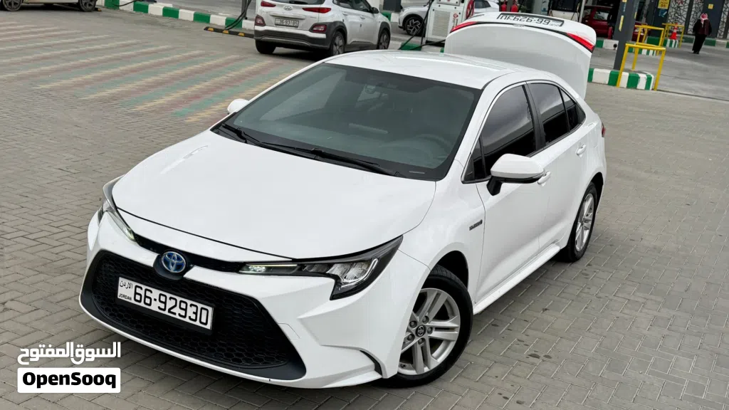 تويوتا كورولا Hybrid