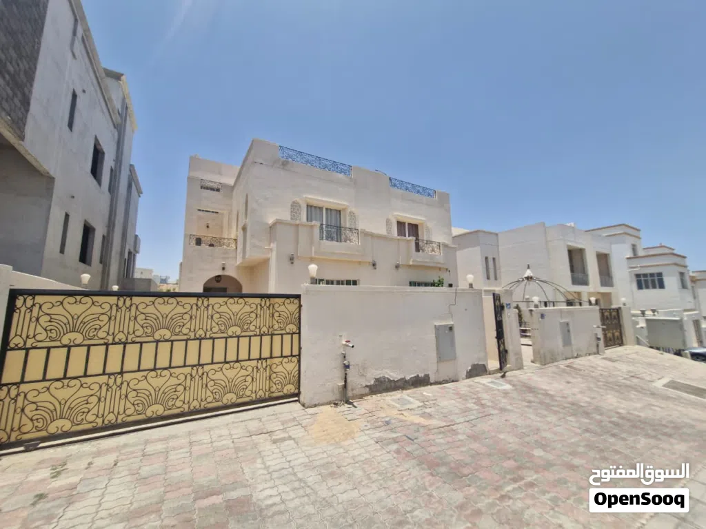 6 BR Spacious Modern Villa – Al Ansab Heights