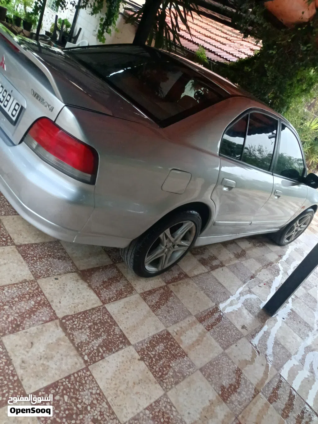 ميتسوبيشي جالنت Standard