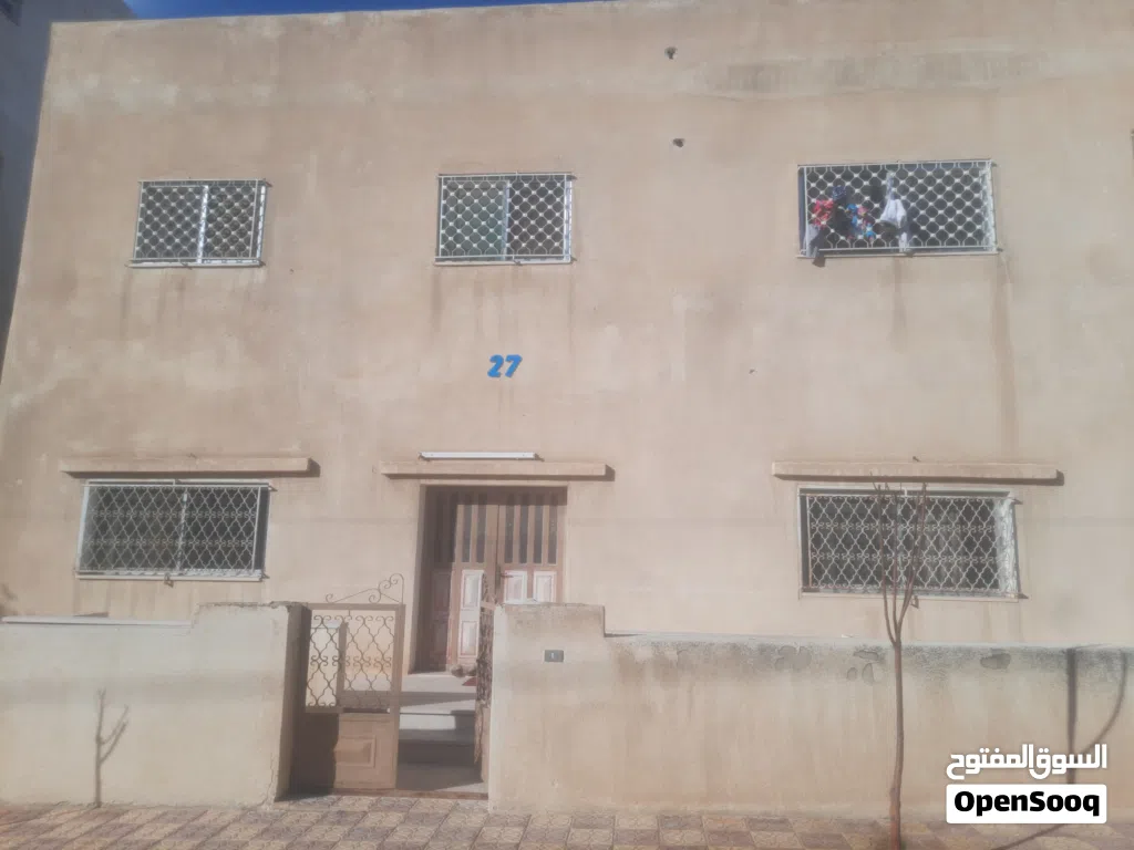 منزل طابقين للبيع
