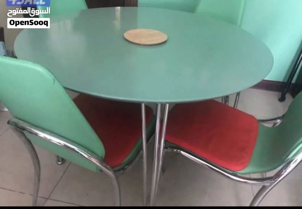 Lovely table dining set