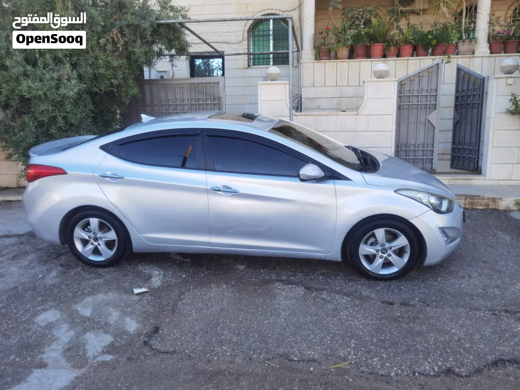 Hyundai Avante Limited