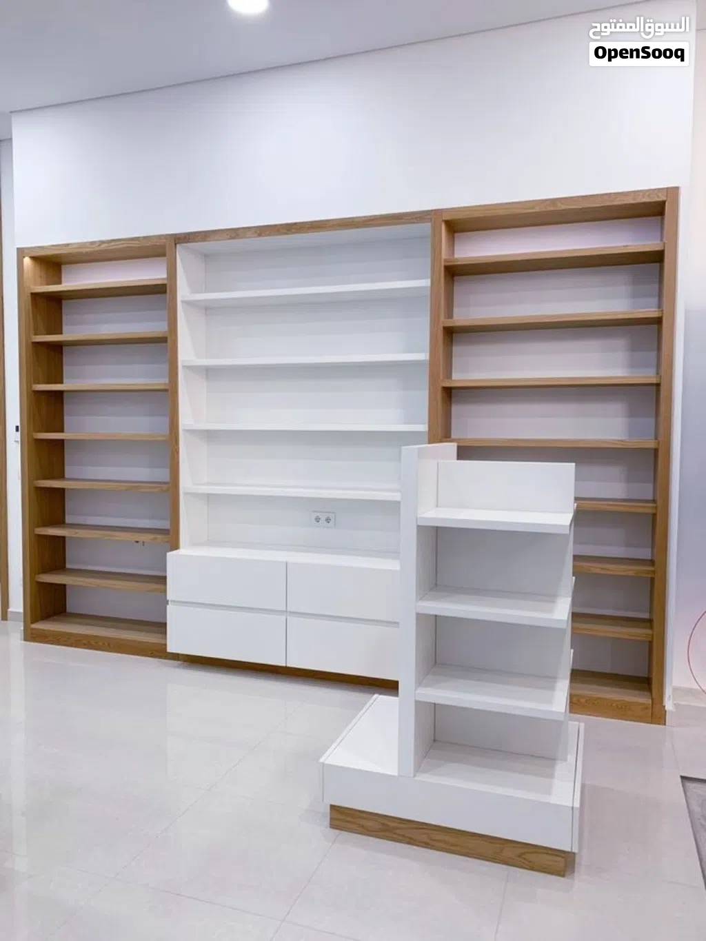 تصميم ديكور صيدليات وعيادات