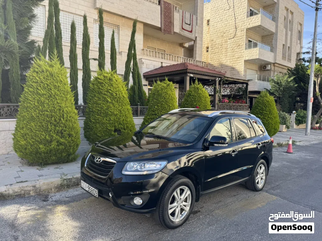 Hyundai Santa Fe SEL Premium