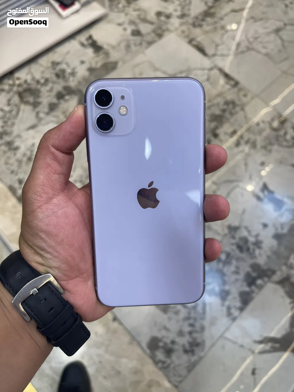 ايفون 11 جهاز نضيف مش مفتوح عيبه حبر فشاشه فقط