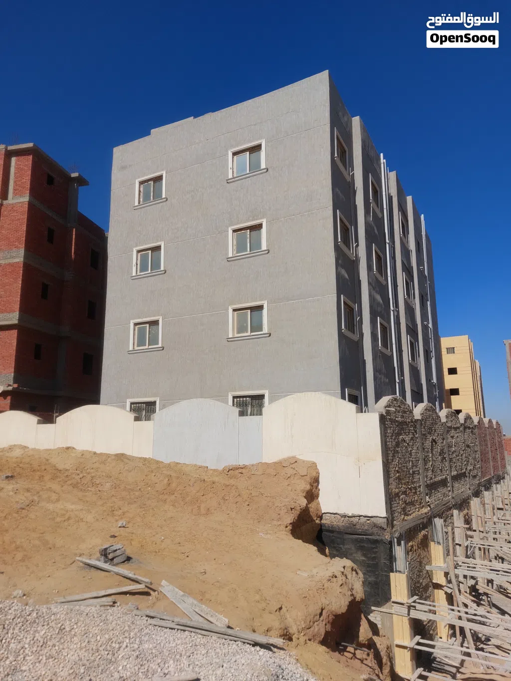 من المالك مباشرة للبيع عمارة بخري دبل فيس بالحي المتميز مدينة بدر أمام العاصمة الإدارية مباشرة