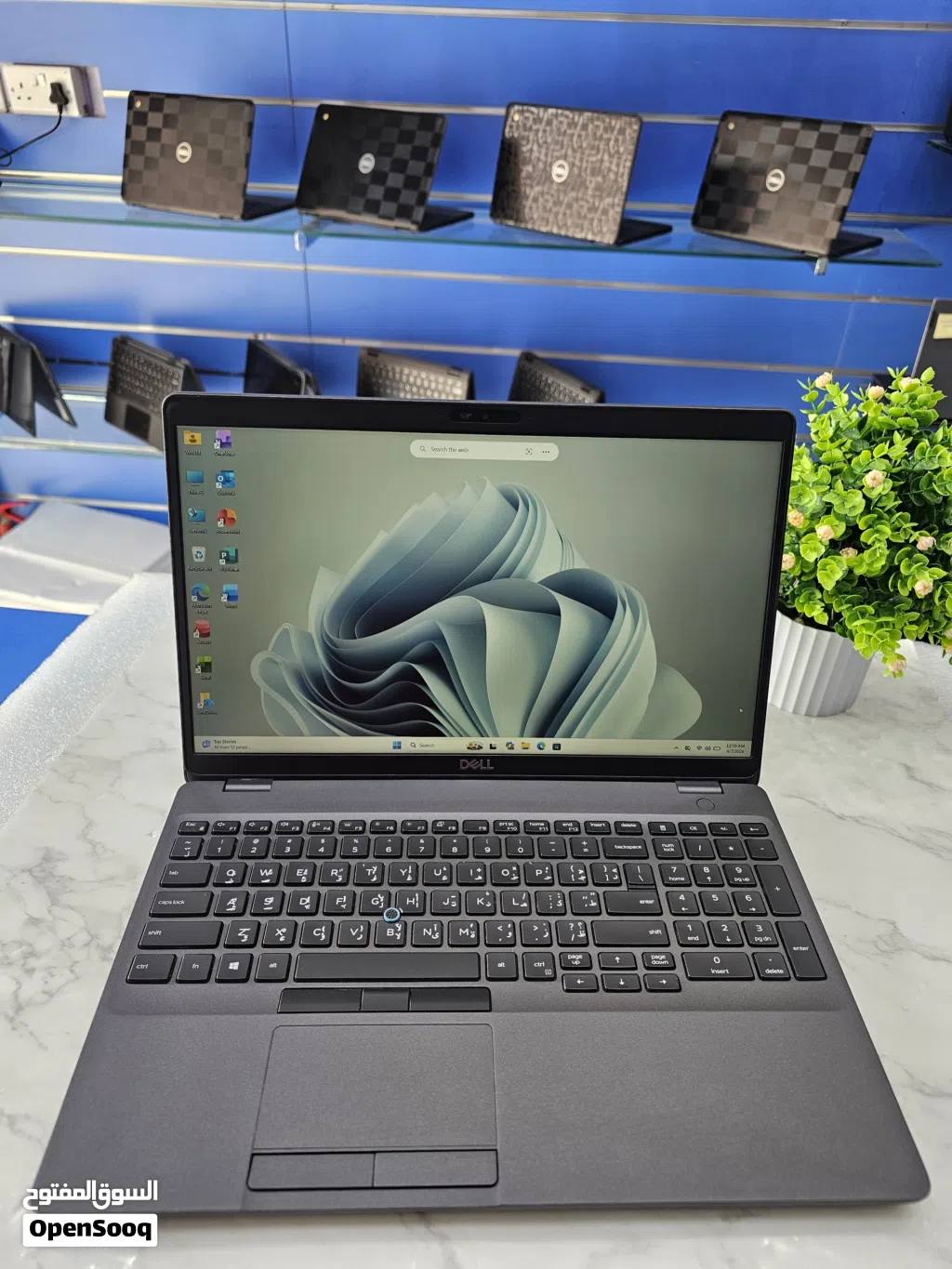 Dell Latitude 5501 Core i7 Processor 9th Generation 15.6 Inch Display 8GB RAM 256gb ssd