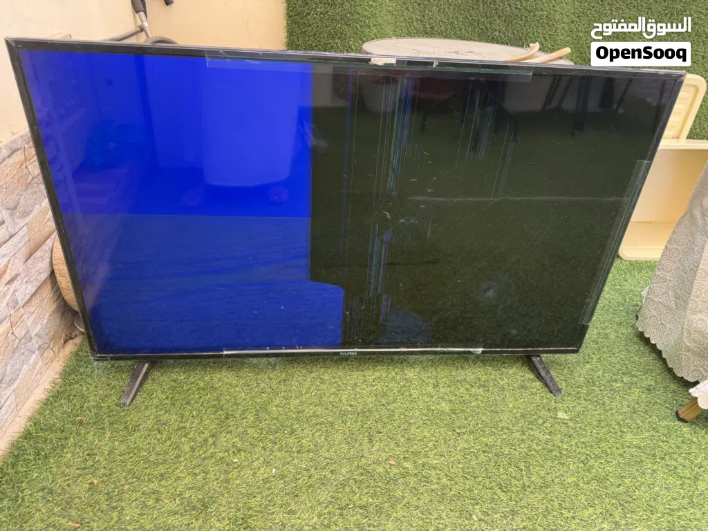 تلفزيون 4K نابرو في عطل في الشاشه سمارت