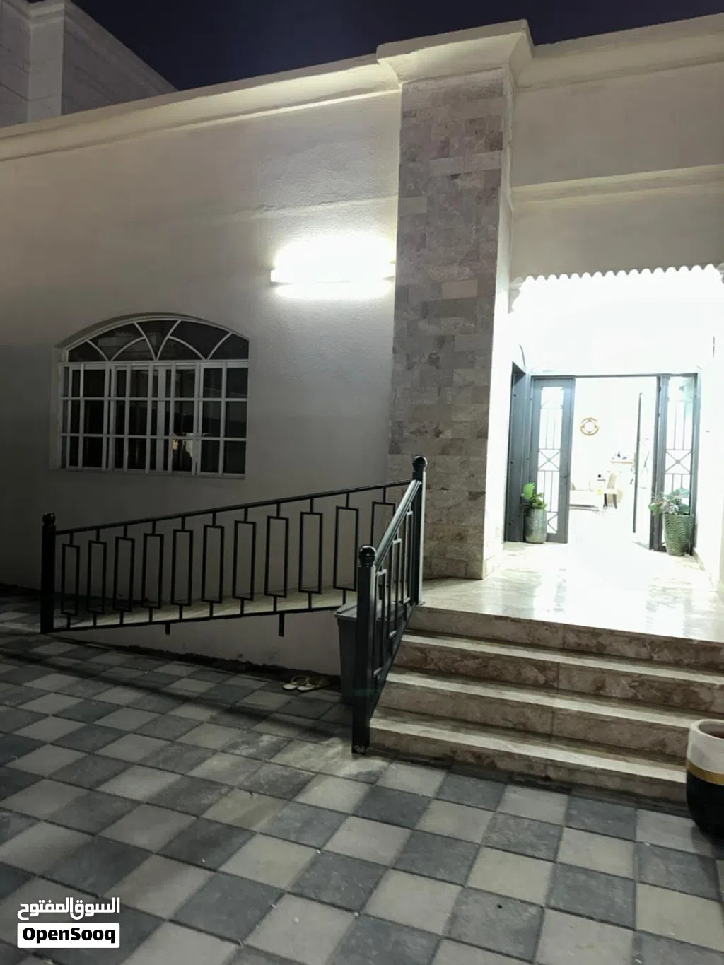 فيلا للايجار في الموالح الجنوبية / Villa for rent in Al Mawaleh south