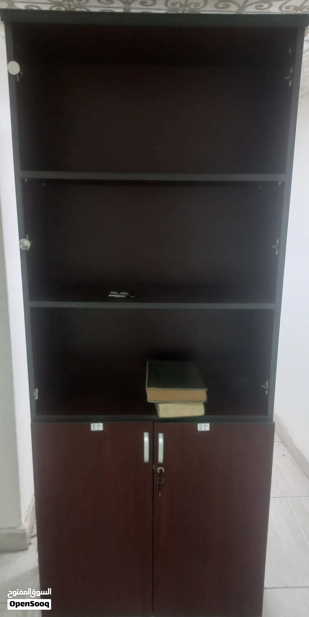 اثاث مكتب بحاله ممتاز جدا لي البيع