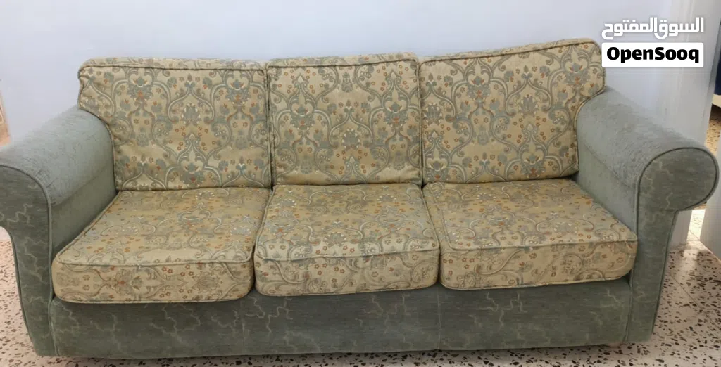 سجادة حرير وطقم كنب 11 مقعد للبيع