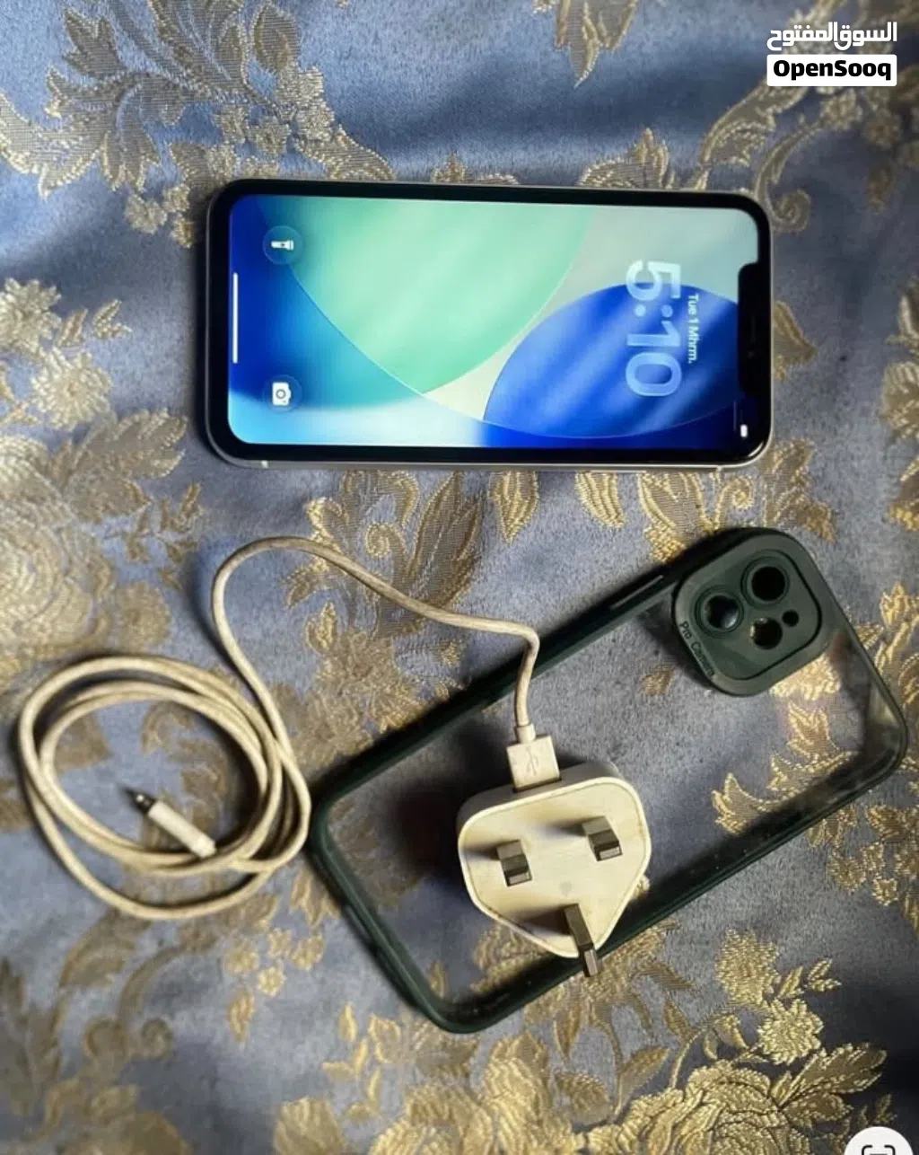iPhone 11 128GB 95% Battery Face ID Working Original Display Box + Accessories