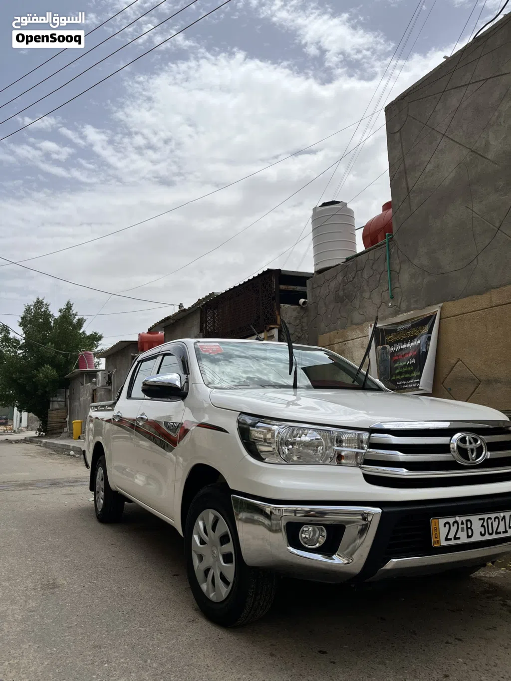 تۆیۆتا هیلۆکس SR