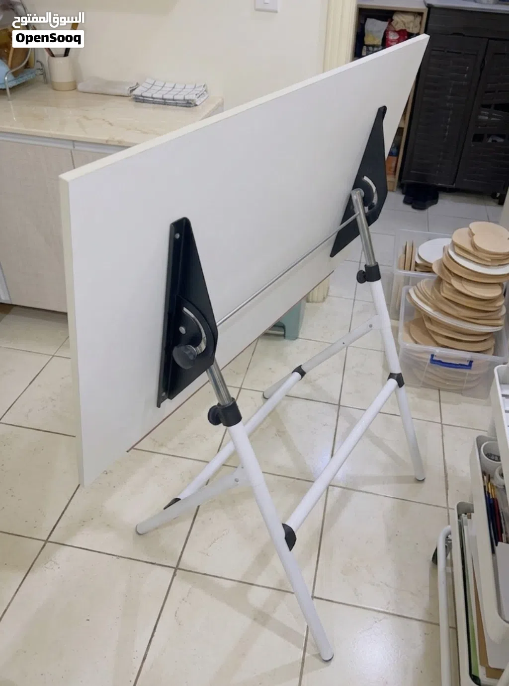 للبيع: طاولة رسم هندسي بحالة ممتازة