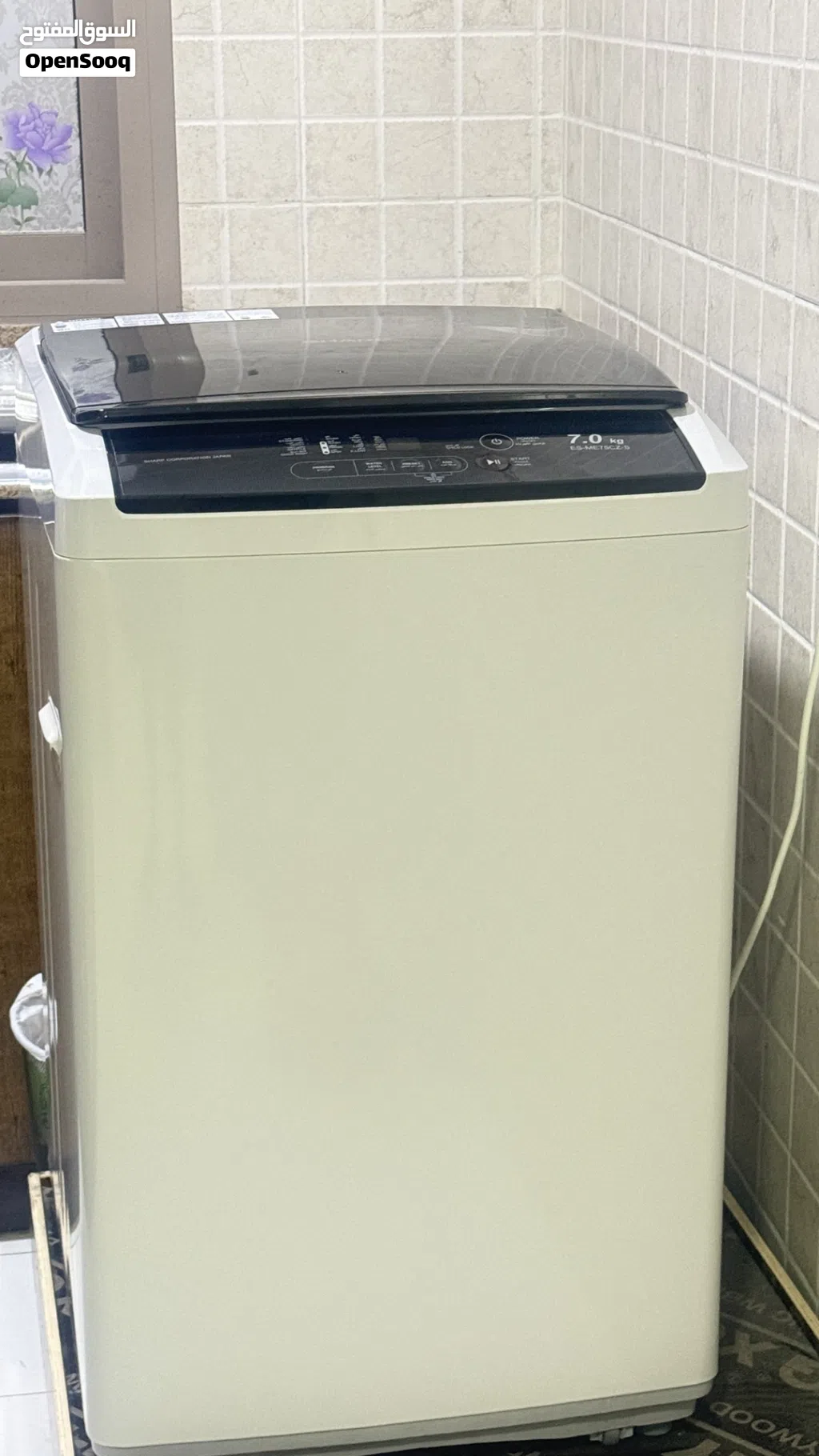 Looks new condition Sharp washing machine with 2 year extended replacement guarantee