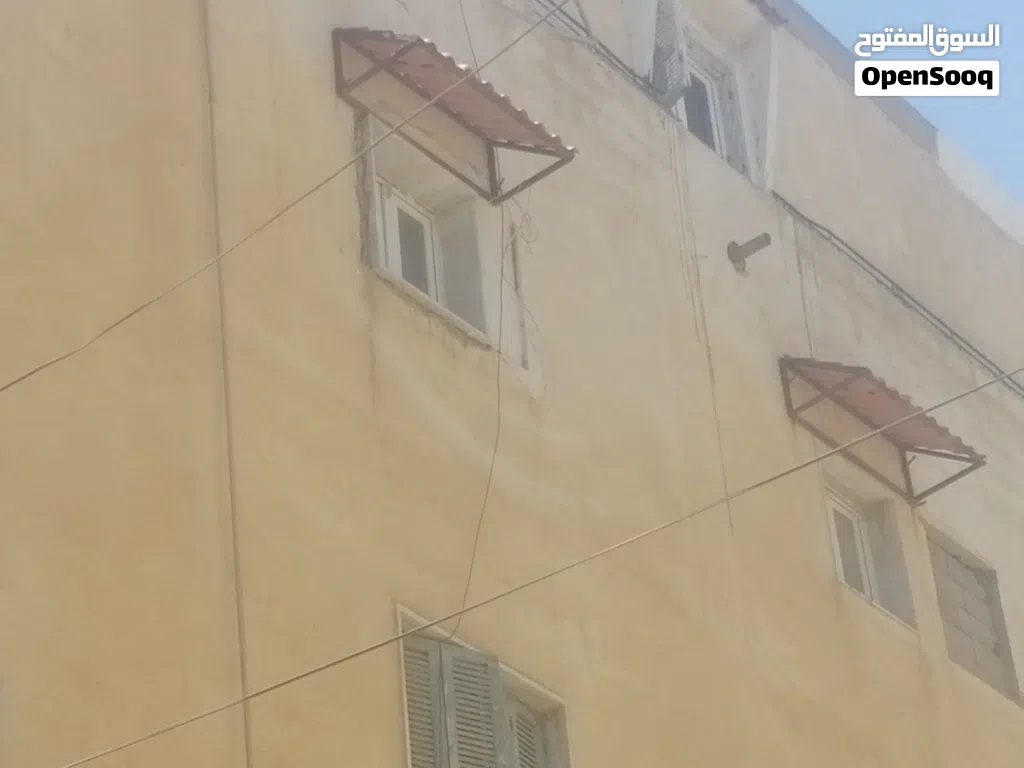 شقة الدور التالث للبيع