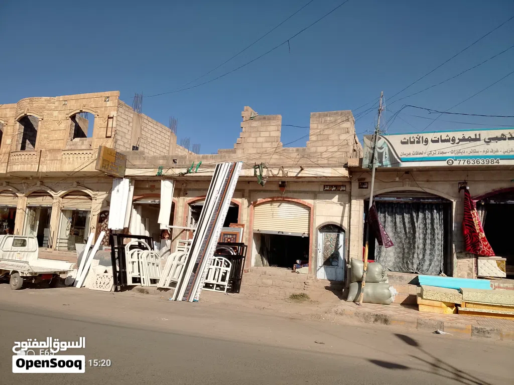 للإيجار محل تجاري مميز بموقع تجاري بامتياز – المطار الخط الجديد.بنقل قدم مليون ريال يمني فقط لاغير.