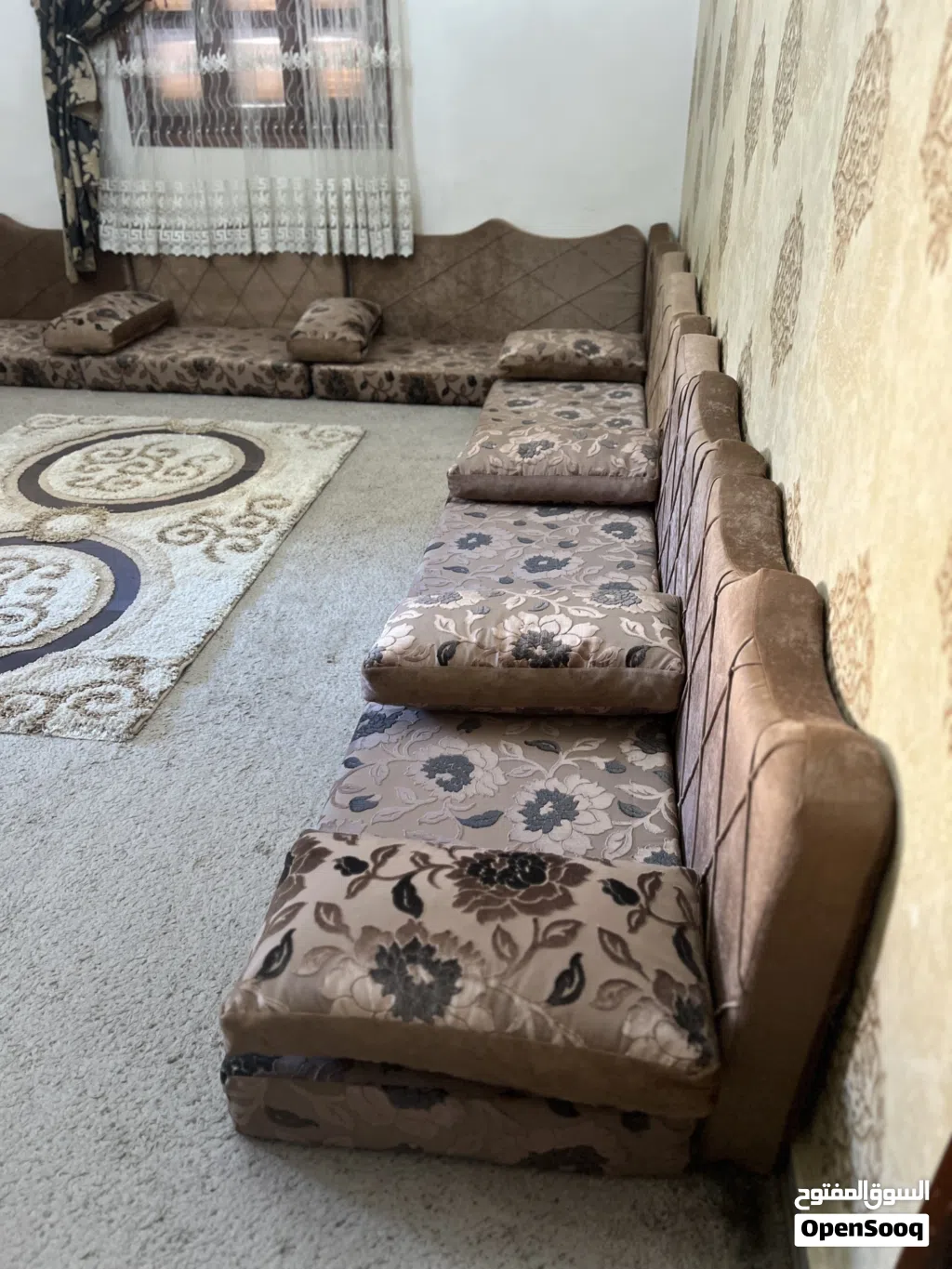 جلسة معيشة