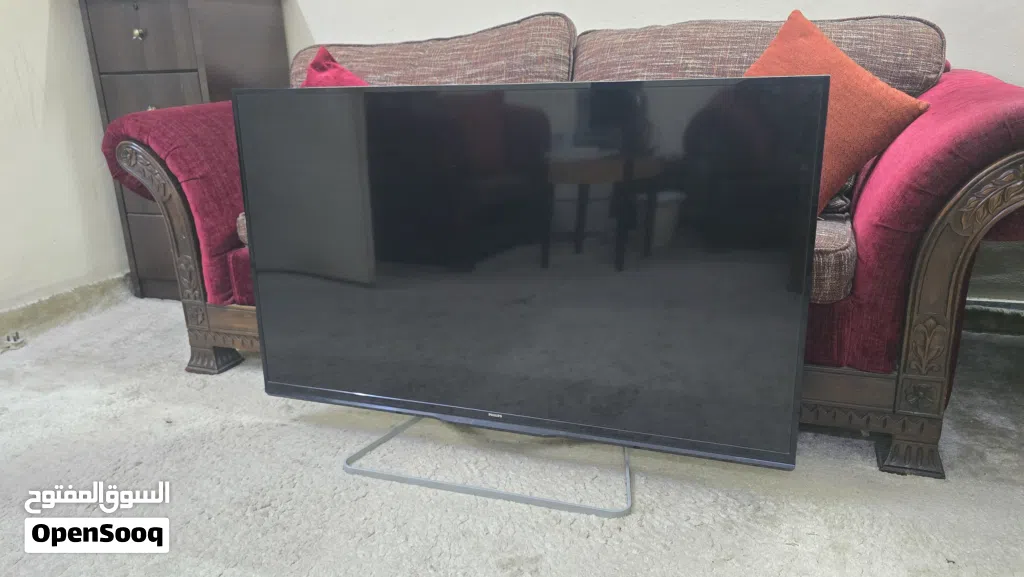 Philips Led 3 d tv for sale 50" with ambient light
