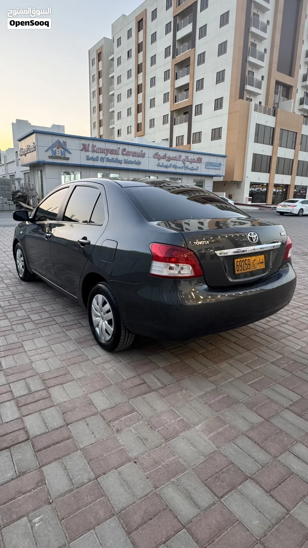 Toyota Yaris E