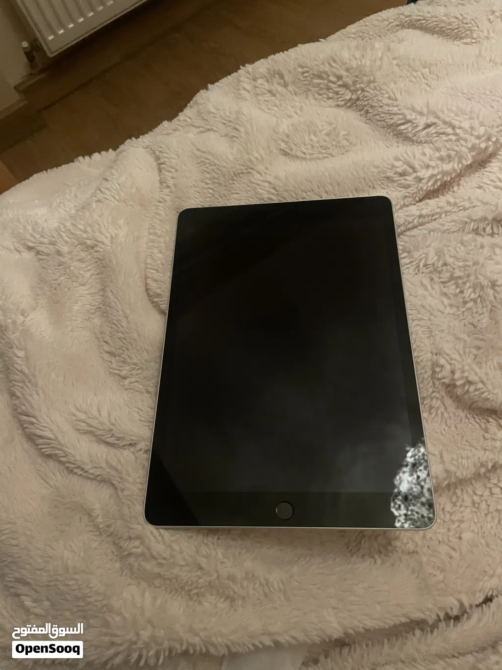 Apple iPad 9th Generation 256GB 10.2-inch WiFi – Fully Working – Good Condition