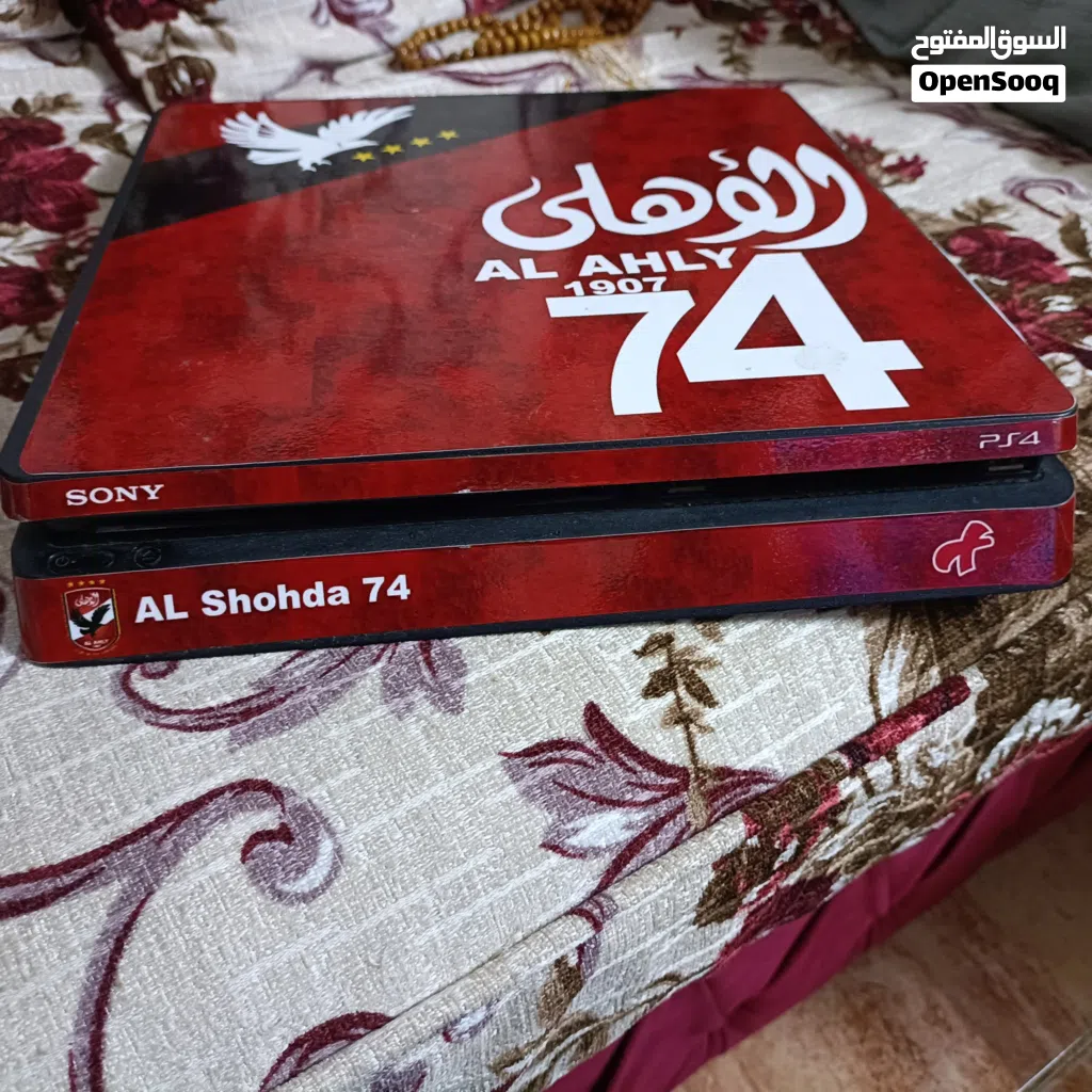 بلاستيشن 4 سليم 1تيرا معا 4اسطوانات ودرعين
