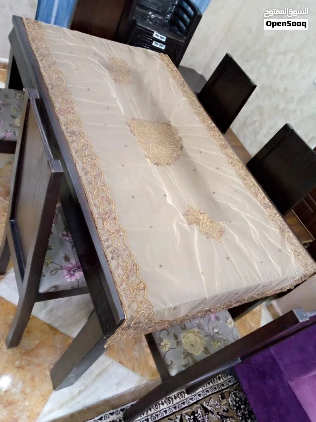 طاوله طعام مع 6 مقاعد