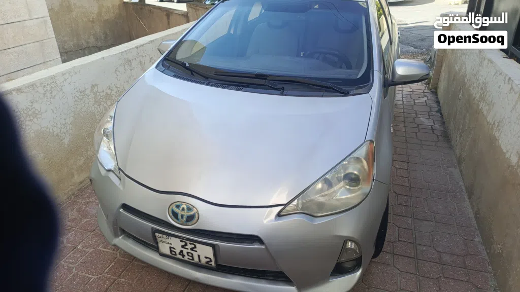 تويوتا بريوس Prius C
