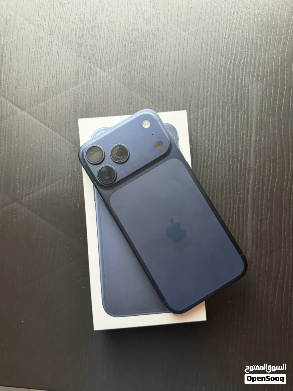 شبة جديد I phone 17 pro max 256 G