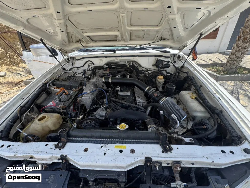 مكينه فتك 4500cc شغاله وامورها فوق الطيبه افحص قبل ماتشتري وهيه فالسياره