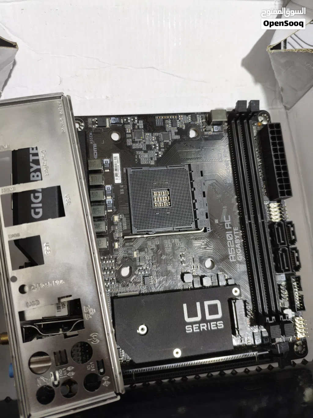مذربورد جيجا بايت غير مستخدم اسمعها A520i ac