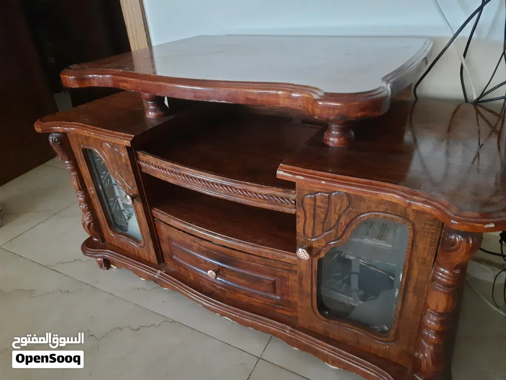 طاولة تلفاز