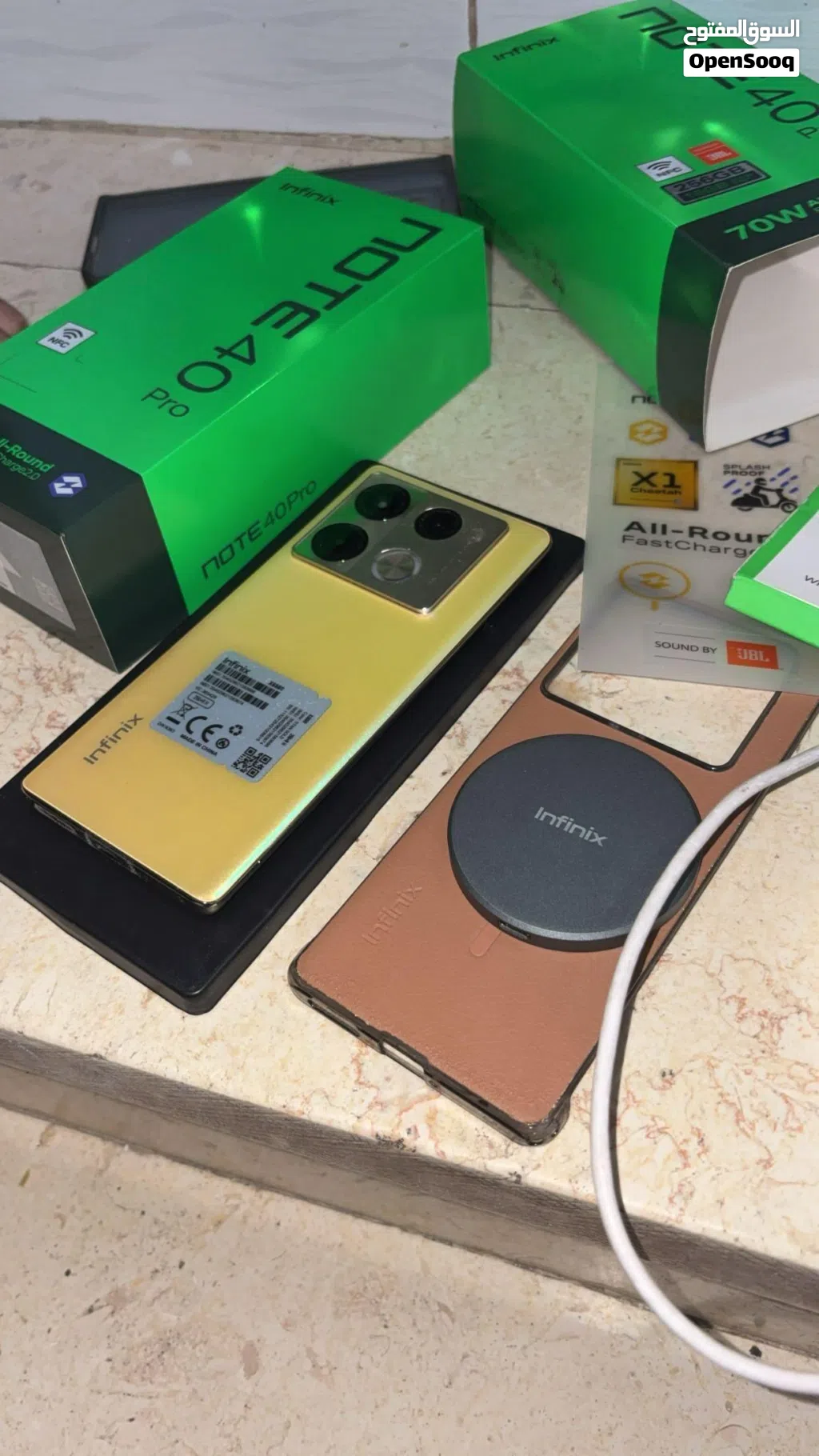 إنفينيكس هوت 40 برو ذهبي جديد بمساحة 256 جيجابايت