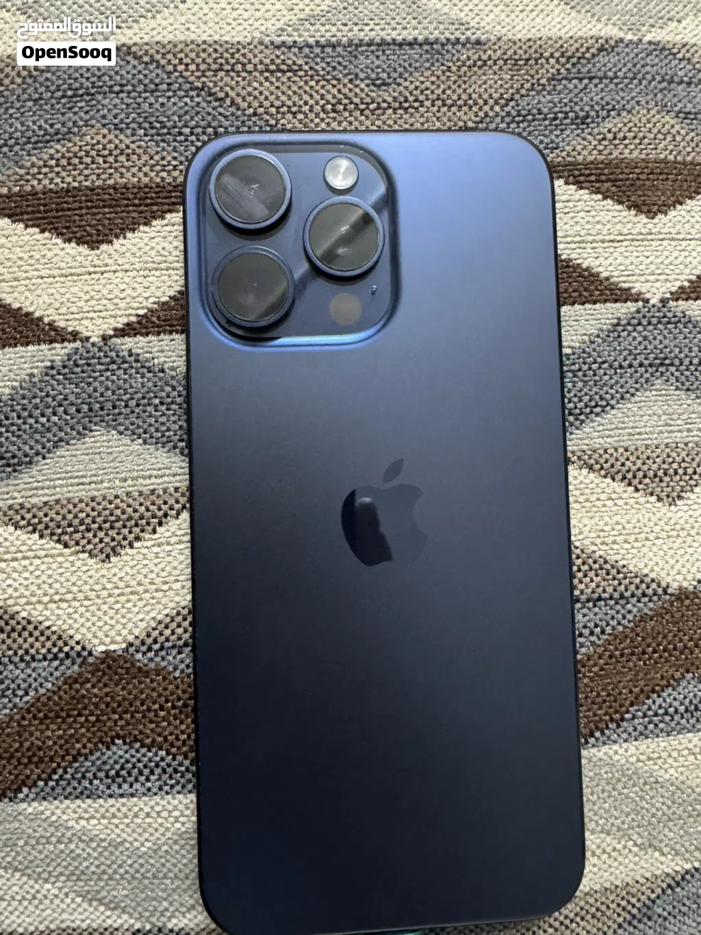 iPhone 15 pro max (استخدام خفيف )