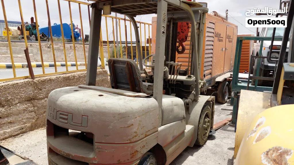 محطات محروقات ، او غاز عدد 3 تصلح لمشروع على الطرق الخارجية